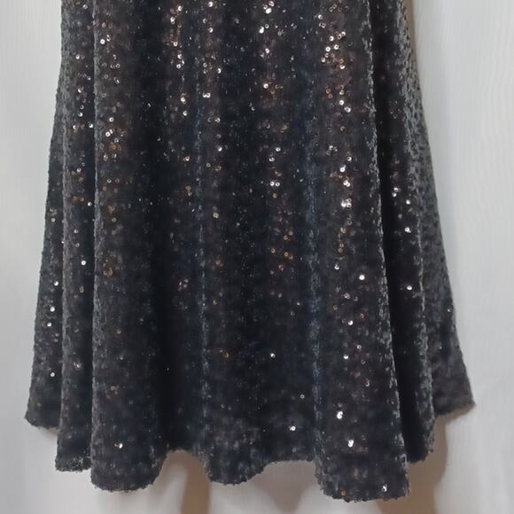 PEARL GEORGINA CHAPMAN of MARCHESA Sequin Dress. 10 - Picture 9 of 13